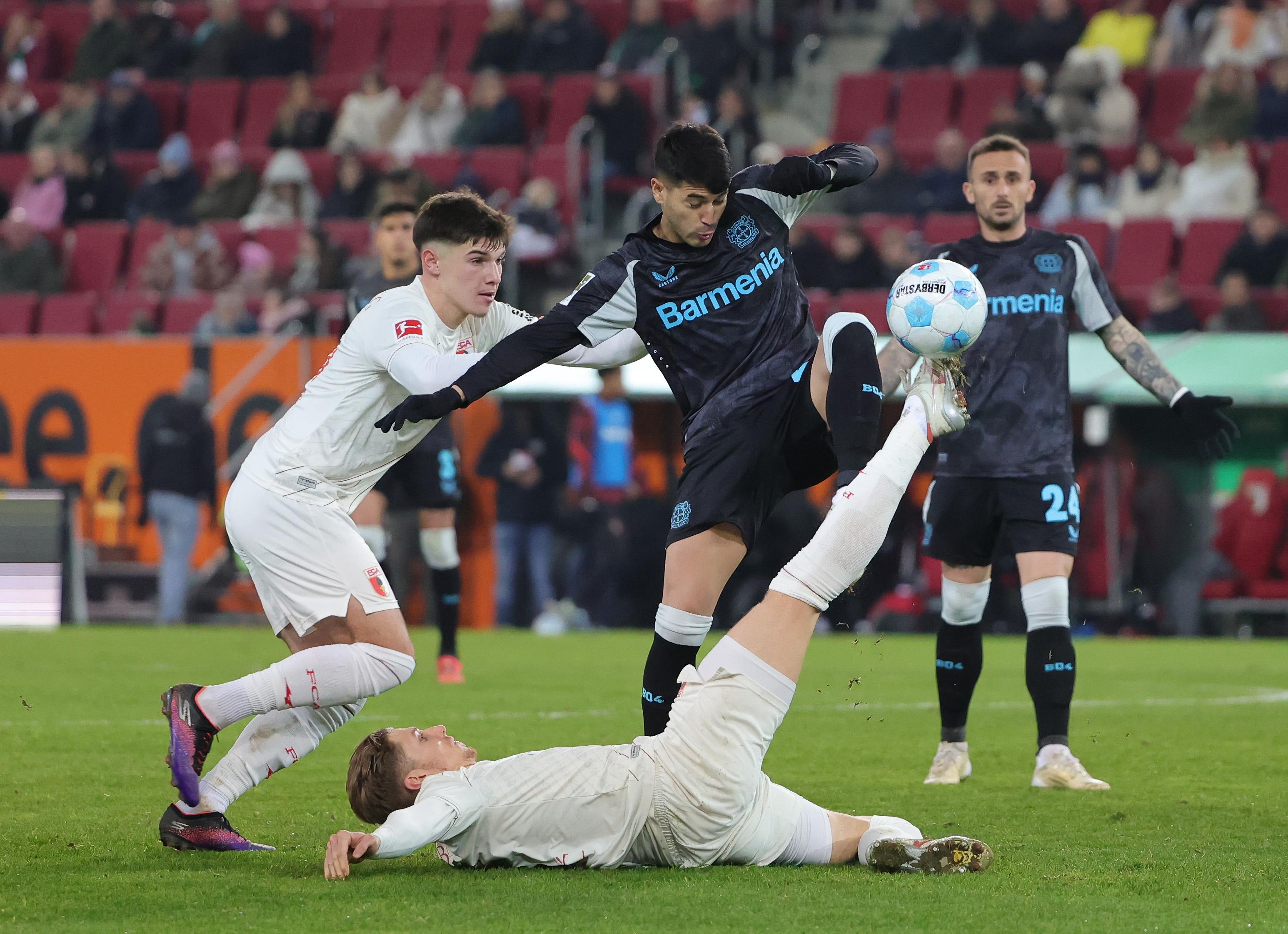 包含弗莱堡队再战赛场,足球联赛再次燃爆的词条 包含弗莱堡队再战赛场,足球联赛再次燃爆的词条