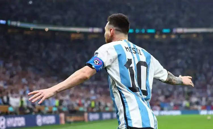 关于梅西以无可匹敌之姿,引领球队冲刺冠军的信息 关于梅西以无可匹敌之姿,引领球队冲刺冠军的信息