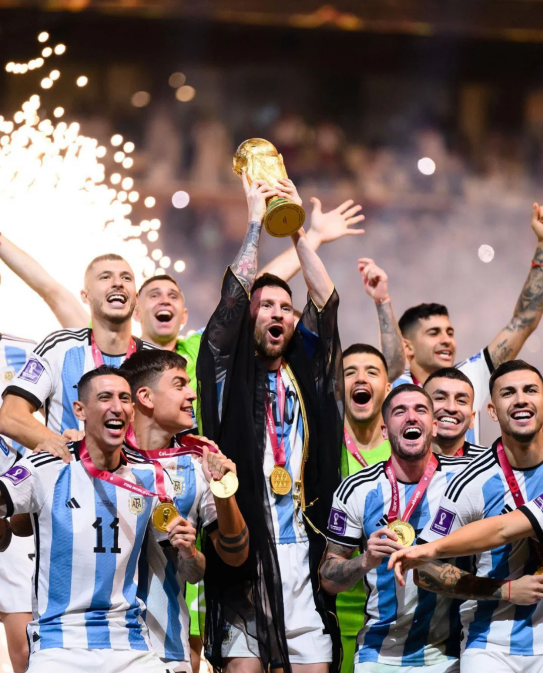 包含球队连续有球员表现突出登顶封神榜的词条 包含球队连续有球员表现突出登顶封神榜的词条