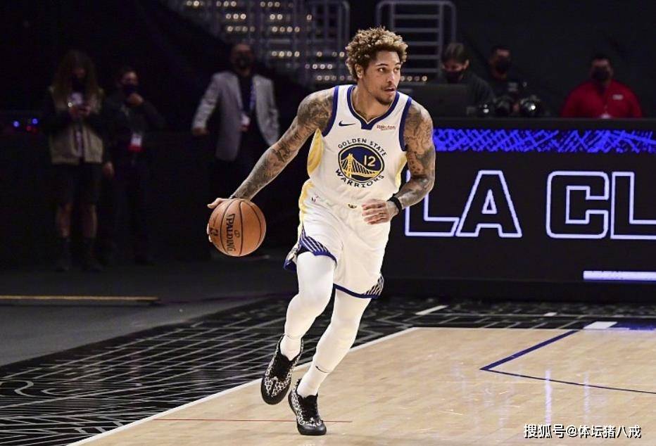 关于沙尔克未能取胜，球队排名继续下滑的信息